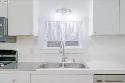 1810 Liberty St NE, Salem, OR 97301 - Photo 16
