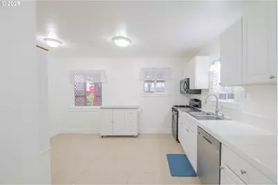 1810 Liberty St NE, Salem, OR 97301 - Photo 14