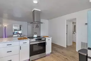 2201 N Menzies Dr, Portland, OR 97217 - Photo 16