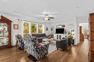 27481 10th St, Junction City, OR 97448 - Photo 6