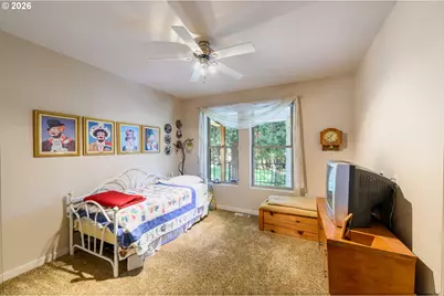 48482 E Meadow Way, Oakridge, OR 97463 - Photo 14