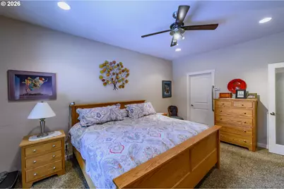 48482 E Meadow Way, Oakridge, OR 97463 - Photo 10