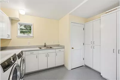 1716 SW High St, Portland, OR 97201 - Photo 20