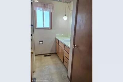 2904 NE 151st Ave, Portland, OR 97230 - Photo 8