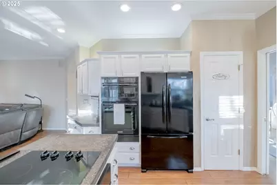 925 Scepter Ct NE, Salem, OR 97301 - Photo 12