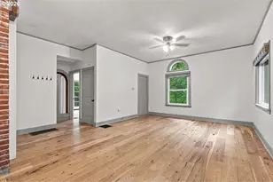 5753 SW Vermont St, Portland, OR 97219 - Photo 8