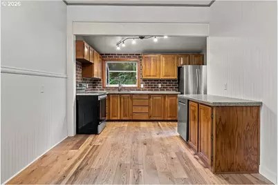 5753 SW Vermont St, Portland, OR 97219 - Photo 10