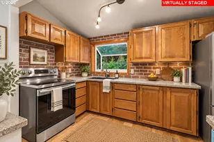 5753 SW Vermont St, Portland, OR 97219 - Photo 14