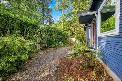 5753 SW Vermont St, Portland, OR 97219 - Photo 4