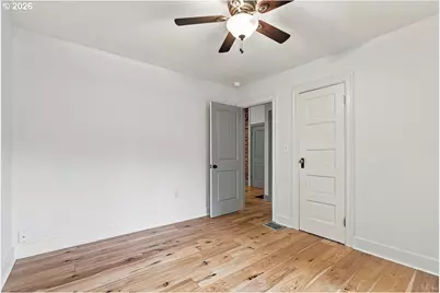 5753 SW Vermont St, Portland, OR 97219 - Photo 18
