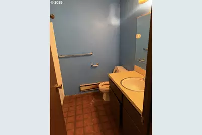 207 E Yahooskin St, Chiloquin, OR 97624 - Photo 14