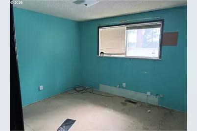 207 E Yahooskin St, Chiloquin, OR 97624 - Photo 12