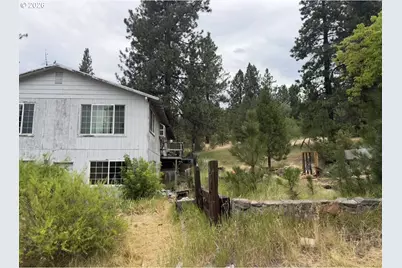 207 E Yahooskin St, Chiloquin, OR 97624 - Photo 2