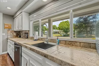 1425 NE Garden Ct, Keizer, OR 97303 - Photo 8