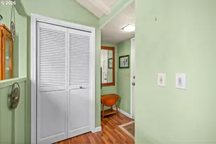 4238 Woodside Cir, Lake Oswego, OR 97035 - Photo 6