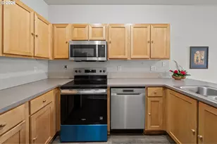 18471 SW Anna Mae Ln, Beaverton, OR 97003 - Photo 8