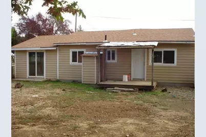 961 NE Broadway St, Myrtle Creek, OR 97457 - Photo 14