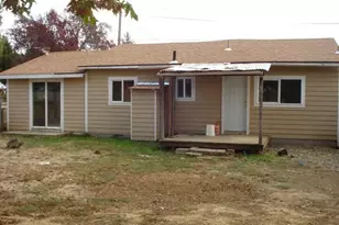 961 NE Broadway St, Myrtle Creek, OR 97457 - Photo 14