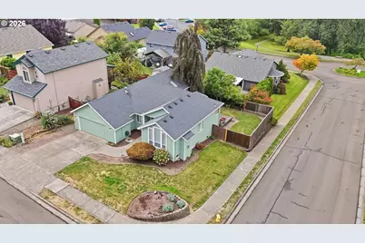1985 SW Daybreak Way, Troutdale, OR 97060 - Photo 2