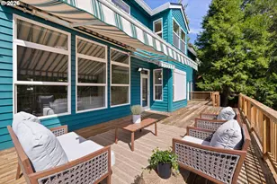 8902 NW Benson St, Portland, OR 97229 - Photo 36