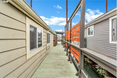 1777 N Jantzen Ave, Portland, OR 97217 - Photo 4