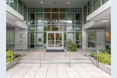 1310 NW Naito Pkwy #901, Portland, OR 97209 - Photo 2