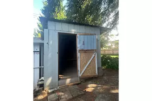 570 N 10th Ave, Cornelius, OR 97113 - Photo 6