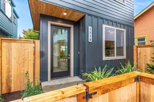 2528 SE 18th Ave, Portland, OR 97202 - Photo 1