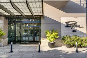 1830 NW Riverscape St, Portland, OR 97209 - Photo 2