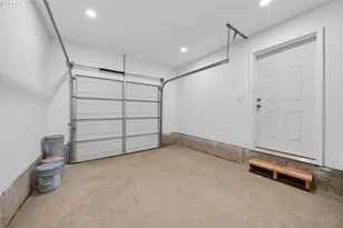 640 NE Polk St, Roseburg, OR 97470 - Photo 24