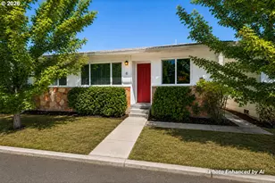 130 S Main St, Phoenix, OR 97535 - Photo 4