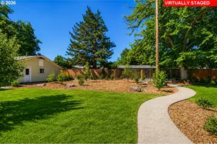 130 S Main St, Phoenix, OR 97535 - Photo 22