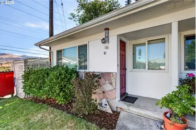 130 S Main St, Phoenix, OR 97535 - Photo 2
