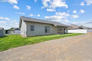 2194 NE 8th St, Hermiston, OR 97838 - Photo 32