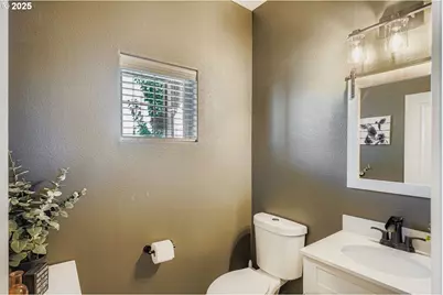 900 Bear Creek Dr, Molalla, OR 97038 - Photo 16