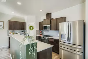 900 Bear Creek Dr, Molalla, OR 97038 - Photo 14