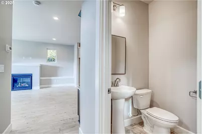 2910 NE Klamath Pl, Newport, OR 97365 - Photo 32