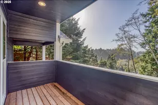 2910 NE Klamath Pl, Newport, OR 97365 - Photo 8