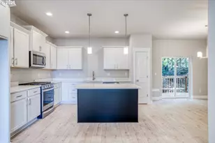 2910 NE Klamath Pl, Newport, OR 97365 - Photo 12