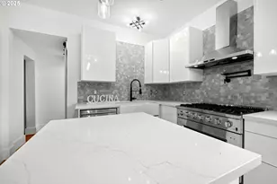 2021 N Sumner St, Portland, OR 97217 - Photo 10