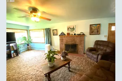 303 NE Second St, Enterprise, OR 97828 - Photo 2