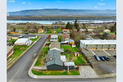 1020 Oregon St, The Dalles, OR 97058 - Photo 2