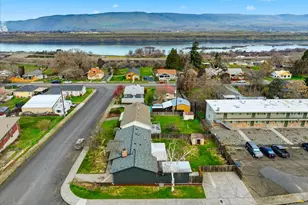 1020 Oregon St, The Dalles, OR 97058 - Photo 2