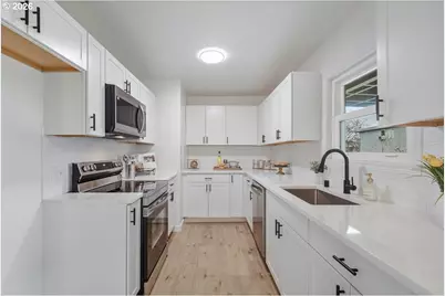 1020 Oregon St, The Dalles, OR 97058 - Photo 8