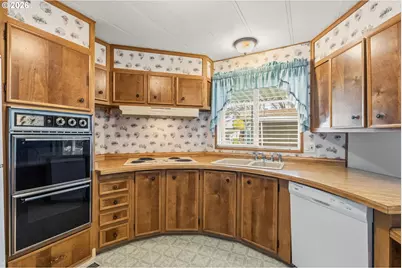 1475 Green Acres Rd #8, Eugene, OR 97408 - Photo 12