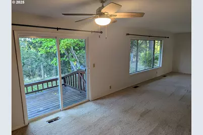 191 Fox Ln, Roseburg, OR 97471 - Photo 12