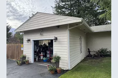 1099 Parkview Dr, Brookings, OR 97415 - Photo 46