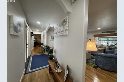 1099 Parkview Dr, Brookings, OR 97415 - Photo 24