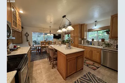 1099 Parkview Dr, Brookings, OR 97415 - Photo 10