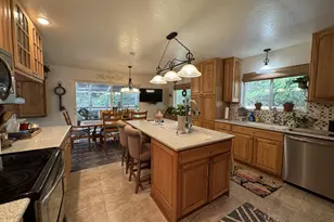 1099 Parkview Dr, Brookings, OR 97415 - Photo 10